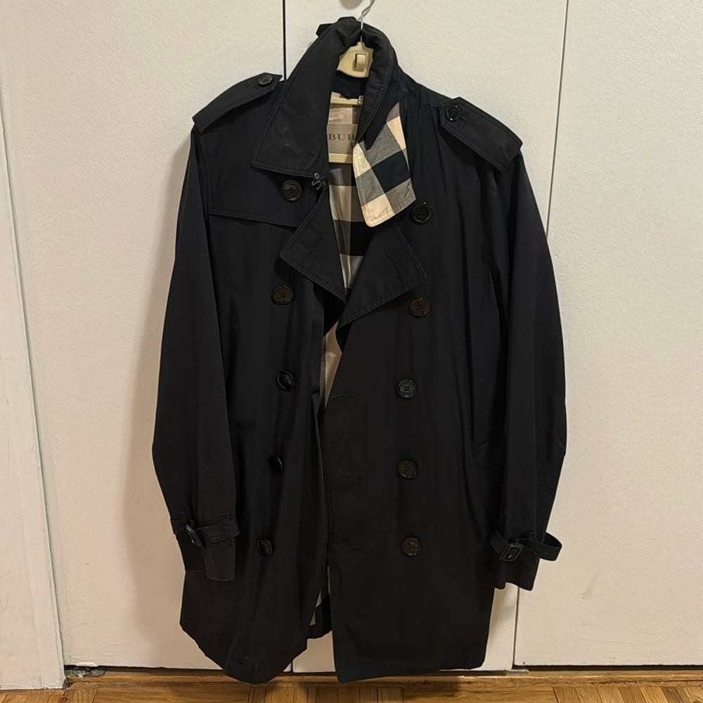 Burberry Brit men trench coat black size medium (used but great condition)